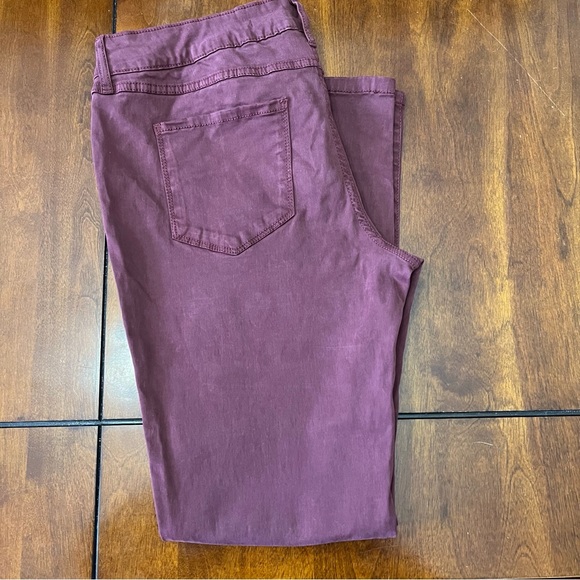 Brody Jeans - Picture 3 of 3